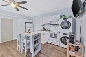 Apartment | 1 bedroom - Cozy Suite Full Amenitie s pet Friendly (Tampa)