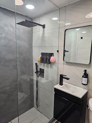 Hair dryer, soap, toilet paper - Ponce Pueblo Central Apt (Ponce)