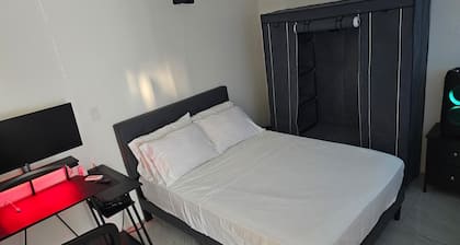 Ponce Pueblo Central Apt