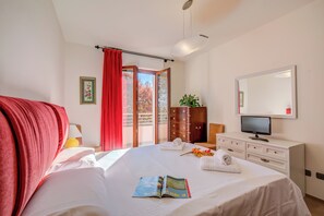 Appartement Standard, plusieurs chambres (Appartamento Residenza Chiara) | 1 chambre, fer et planche à repasser, Wi-Fi, draps fournis