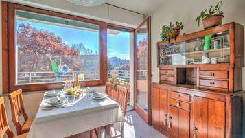 Standard Apartment, Multiple Bedrooms (Appartamento Residenza Chiara) | Dining