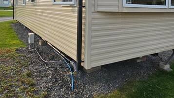 Depan hartanah - siang/malam