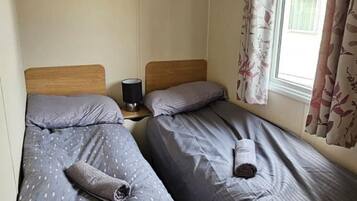 Comfort Mobile Home, 3 Bedrooms, Air conditioning, Beachside | Individually decorated, individually furnished, iron/ironing board