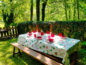 屋外ダイニングエリア