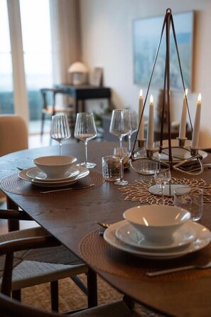 Appartamento Luxury, balcone, vista oceano | Ferro/asse da stiro, Wi-Fi gratuito