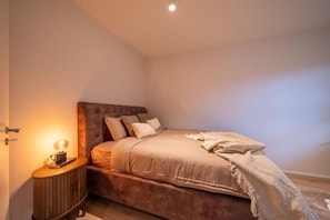 Luxury Apartment, Balcony, Ocean View | Iron/ironing board, free WiFi - Ice Apartments (Reykjavík)