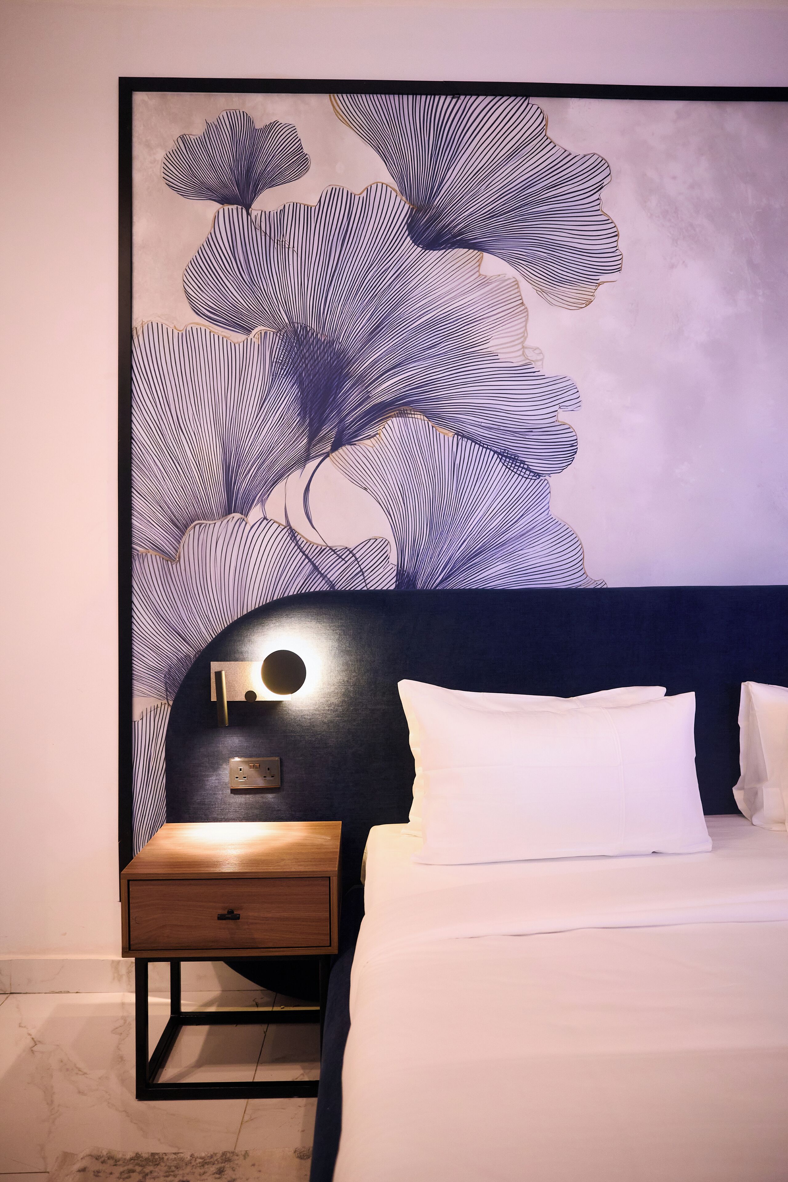 Caja fuerte, escritorio, espacio para trabajar con un portátil