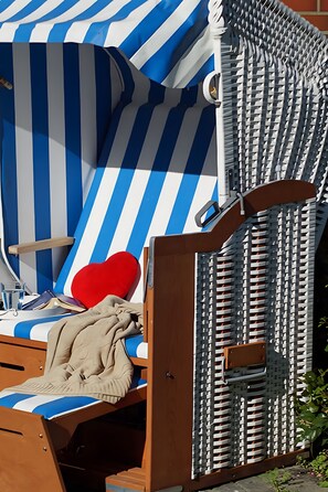 Property grounds - Apartment 'Fewo 4 Meerblau' with Private Terrace, Shared Garden and Wi-Fi (Pellworm)