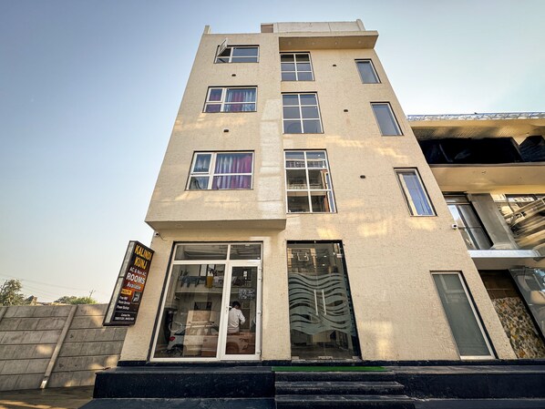 واجهة المنشأة