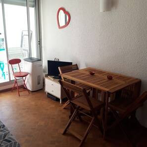 تناول الطعام