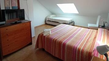 Basic Triple Room, Garden View