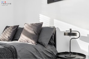 Una scrivania, ferro/asse da stiro, Wi-Fi gratuito, lenzuola