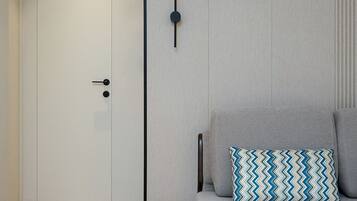 Desk, laptop workspace, free WiFi