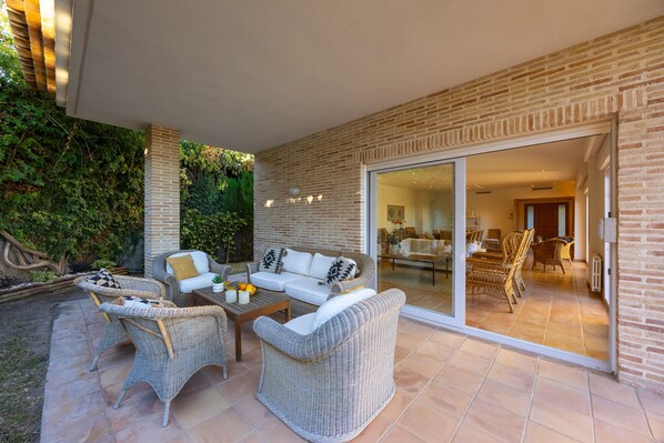 Villa, para fumadores | 6 habitaciones 