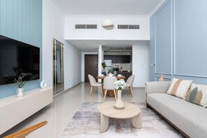 House - Prestige 1BR at Marina View Towers B (Dubai)