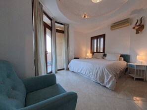 Een strijkplank/strijkijzer, gratis wifi, beddengoed