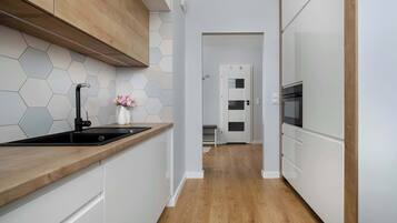 Micro-ondas, fogão, cooktop, lava-louças