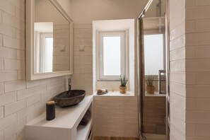 Shower, hair dryer, bidet, towels - Wonderful Villa for 8p 3min to the beach with heated pool (Ferragudo)