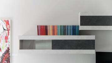 Apartment | Premium bedding, down comforters, iron/ironing board, cribs/infant beds