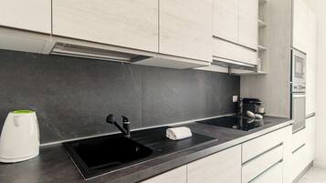 Apartment | Premium bedding, down duvets, iron/ironing board, cots/infant beds