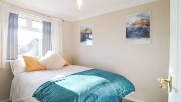 2 bedrooms, individually decorated, individually furnished, free WiFi