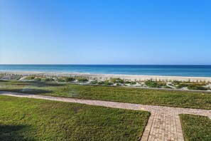 On the beach - Gulf-Front Escape- 2BR Beachfront Condo by RVA (Longboat Key)