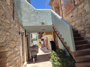 Property grounds - Lovely studio with AC in charming Chios perfect for getaway (Chios)