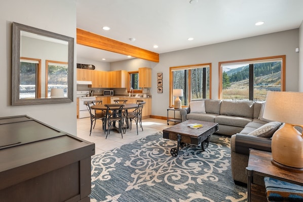 Lägenhet - 1 sovrum | Vardagsrum | Smart-tv