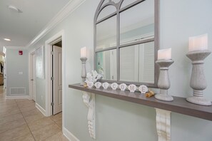 Appart'hôtel, 4 chambres | Intérieur
