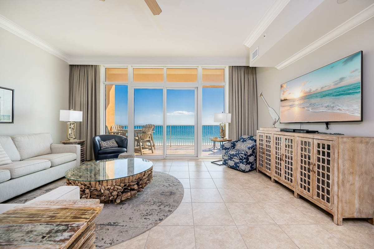 Condo, 3 Bedrooms | Living area