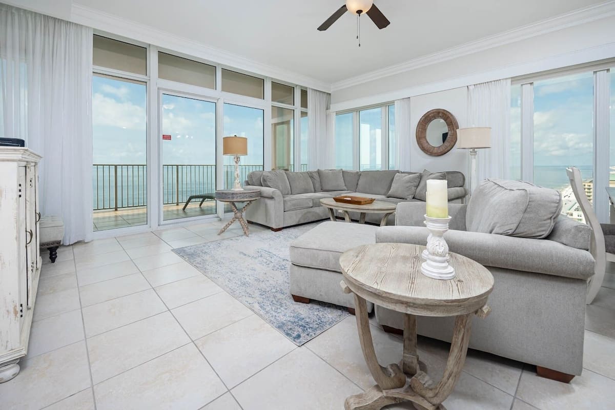 Condo, 4 Bedrooms | Living area