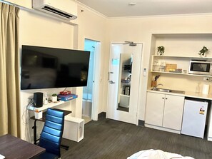 Interior - LOVELY ADELAIDE CITY ESCAPE (Adelaide)