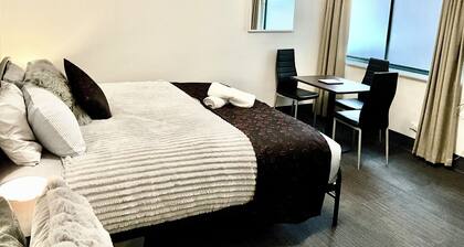 LOVELY ADELAIDE CITY ESCAPE
