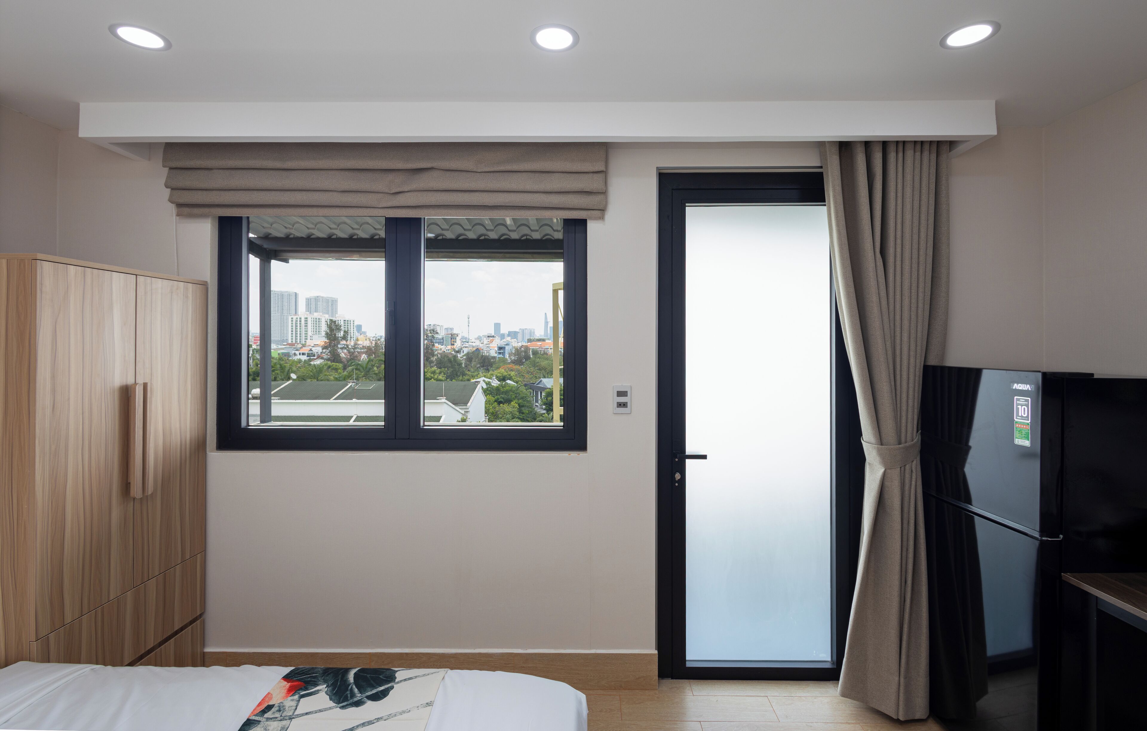 Desk, iron/ironing board, free WiFi