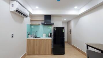 Studio | Desk, iron/ironing board, free WiFi