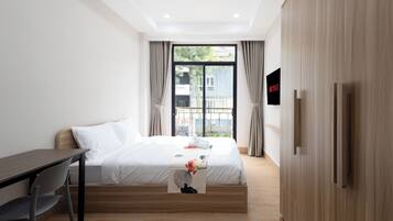 Comfort Studio, City View | Desk, iron/ironing board, free WiFi