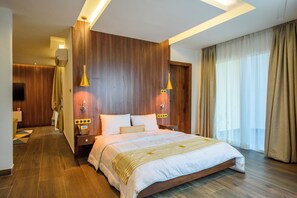 Estúdio conforto, sacada, vista para a cidade | Lençóis italianos Frette, roupas de cama premium, camas Tempur-Pedic