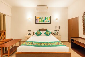 Phòng đôi Premium | Bàn, bàn ủi/dụng cụ ủi quần áo 