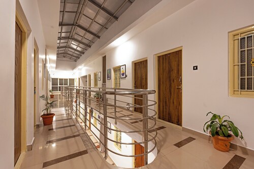 Treebo Golden Paradise