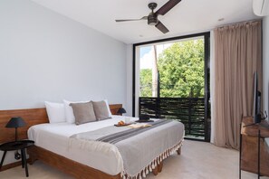 Desk, iron/ironing board, travel crib, WiFi - Bright Designer Studio in Tulum with Rooftop Pool and City Access (Tulum)