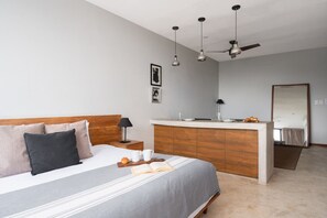 1 bedroom, desk, iron/ironing board, travel cot - Serene Studio Escape with Rooftop Pool, Beach Club, and Downtown Vibes (Tulum)