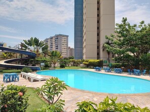 Outdoor pool, a heated pool - Modern apartment with complete leisure area and access to the Golden Dolphin. (Caldas Novas)