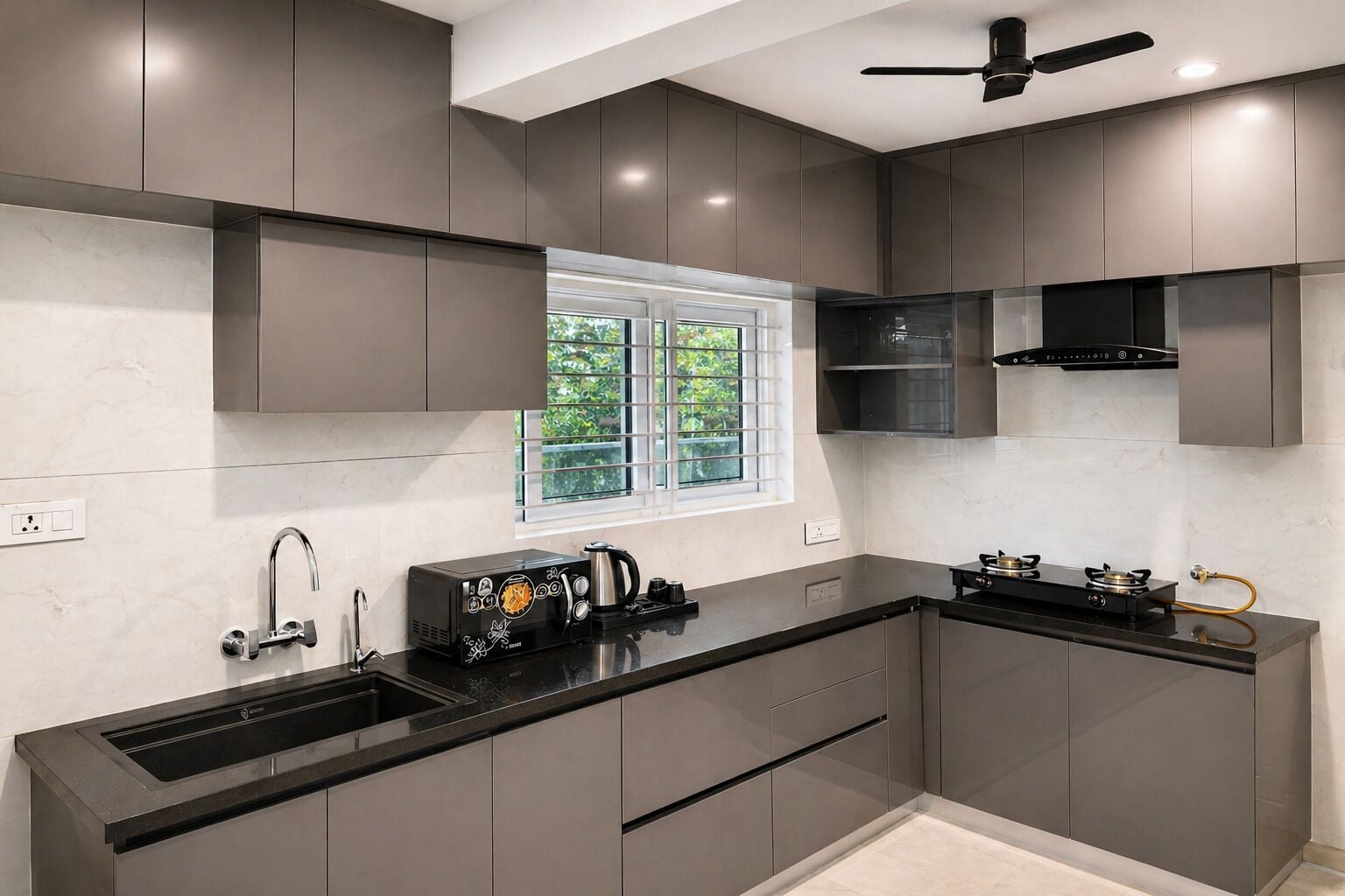 Deluxe Apartment, 3 Bedrooms | Private kitchen