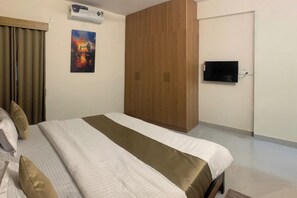 Deluxe Apartment, 2 Bedrooms | Blackout drapes, soundproofing, iron/ironing board, free WiFi - DeVerveil Serviced Apartment (Mysore)