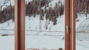 Petit déjeuner complet (25 EUR par personne)