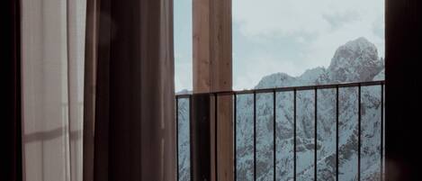 Executive Suite, 1 King Bed, Mountain View | Mountain view