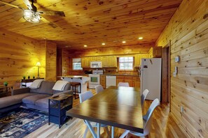 Interior - 2BR House w/ A/C & Games, Close to Lake (Huntingdon)