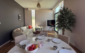 Interior - Resort-Style - 4BR Villa, Arabian Ranches 3 (Dubai)