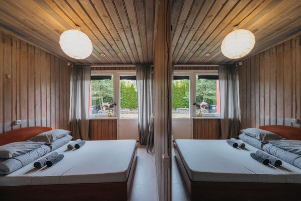 Double Room, Balcony | Free WiFi