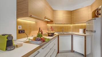 Apartemen Keluarga, beberapa kamar (Appartamento Little Treasure) | Dapur pribadi | Lemari es, microwave, oven, dan kompor